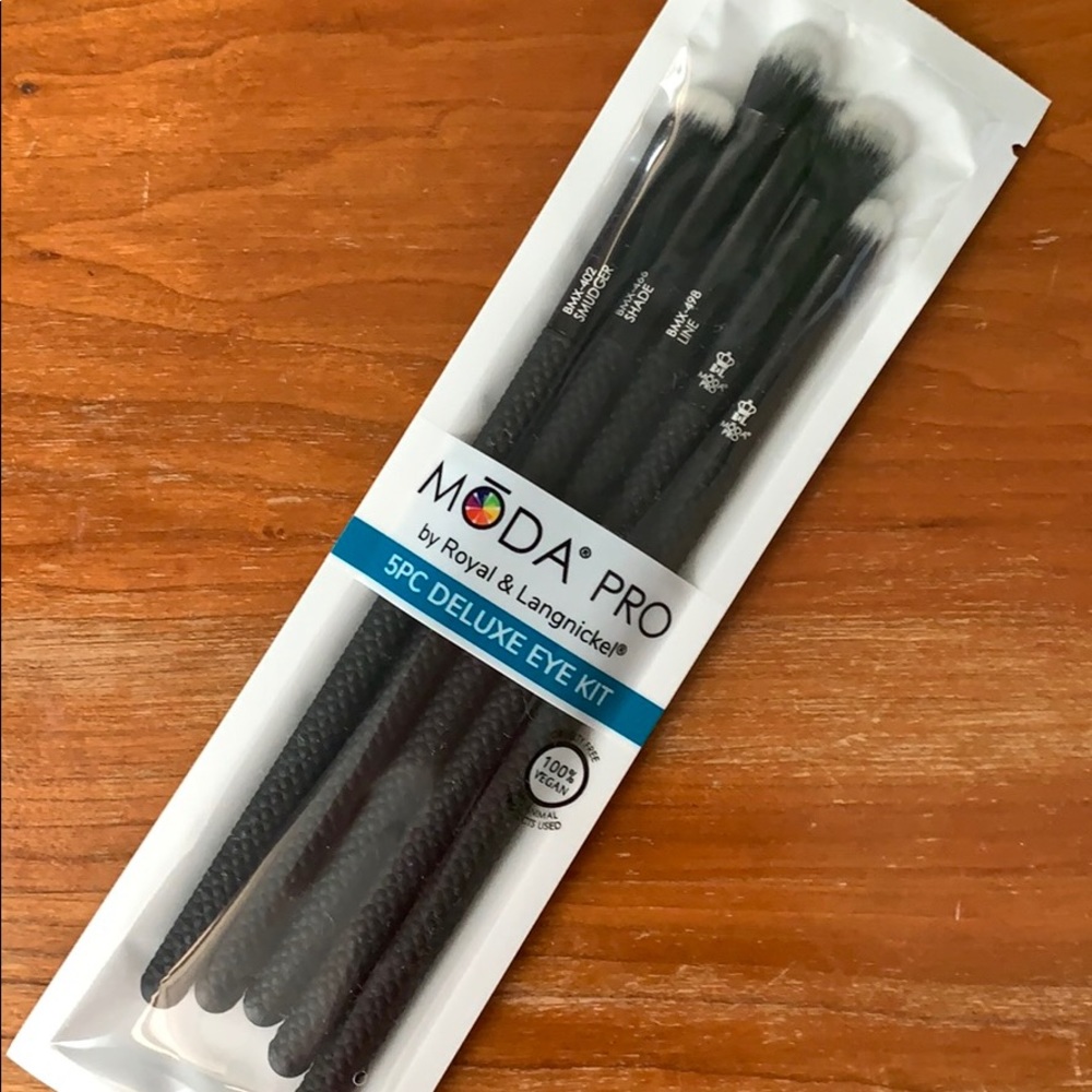 NIP: MODA PRO 5pc deluxe eye kit brushes VEGAN